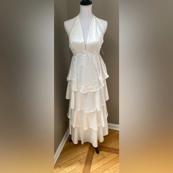 Selfie Leslie Auguste Tiered Frill Strappy Back Dress Ivory - Picture 5 of 9